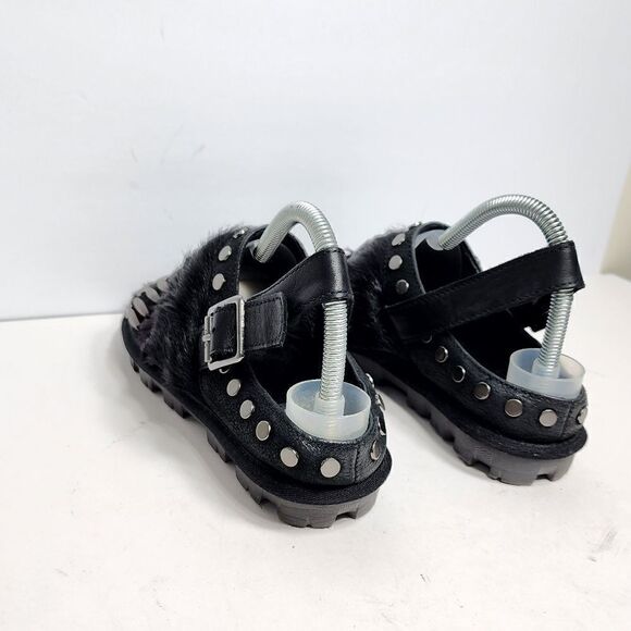 Ugg   - Picture 4 of 12